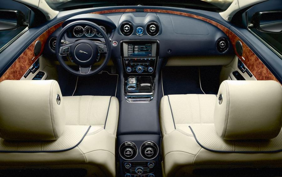  Jaguar XJ 2009 года  (фото 35 из 142)